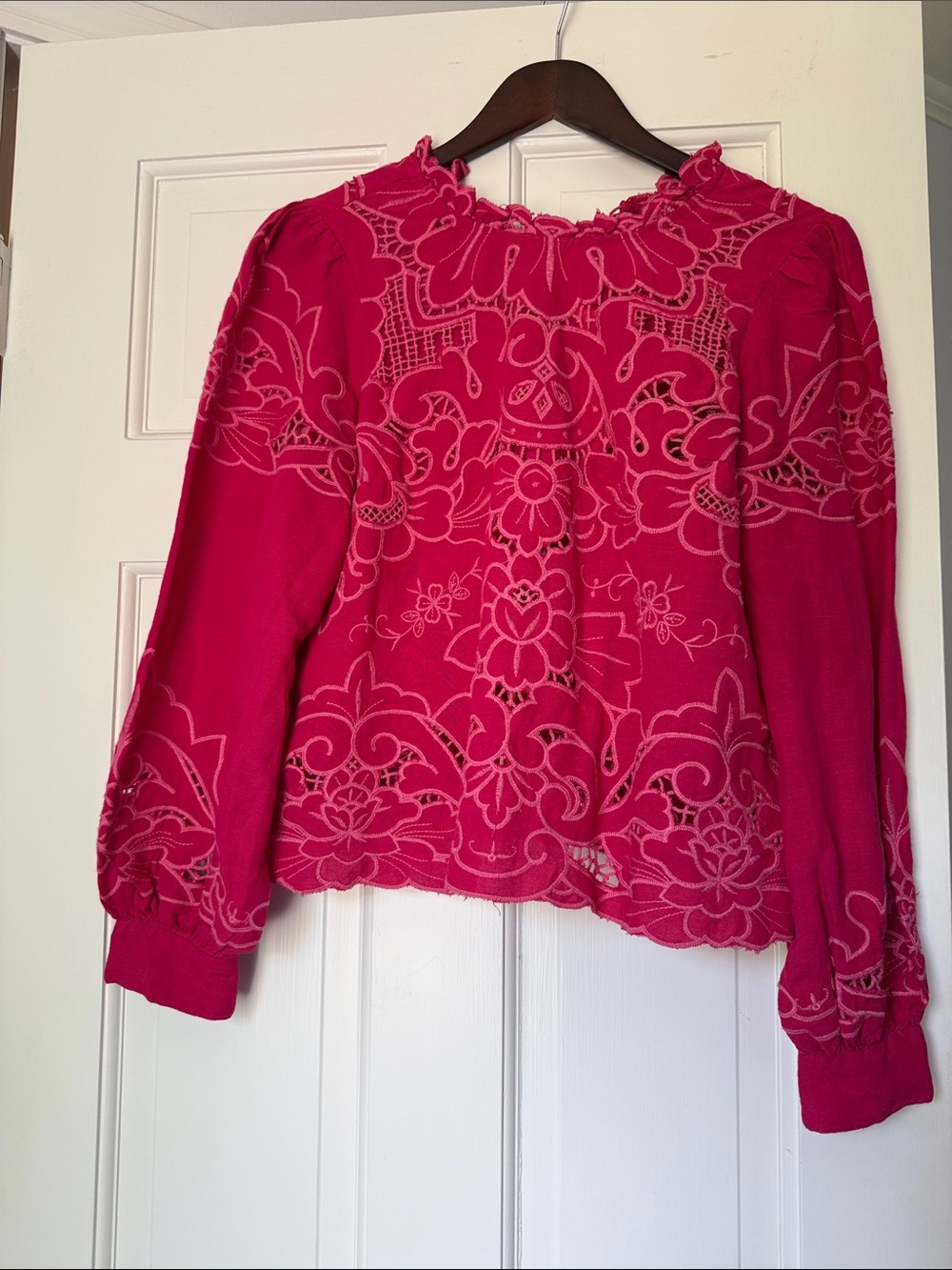 Anthropologie. Women’s Bright Pink linen/viscose Embroidered blouse Size XS